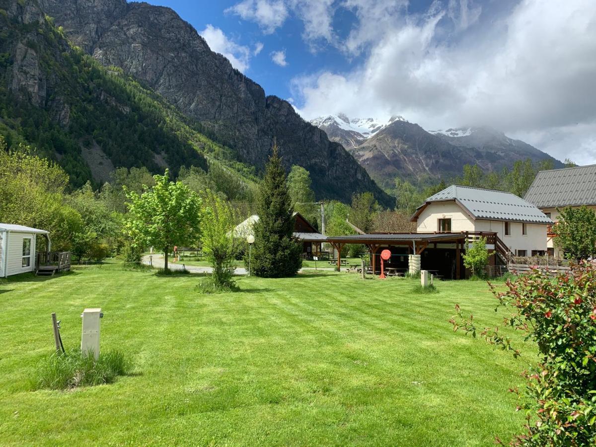 Villa Ferme Noemie  à Le Bourg-dʼOisans Extérieur photo